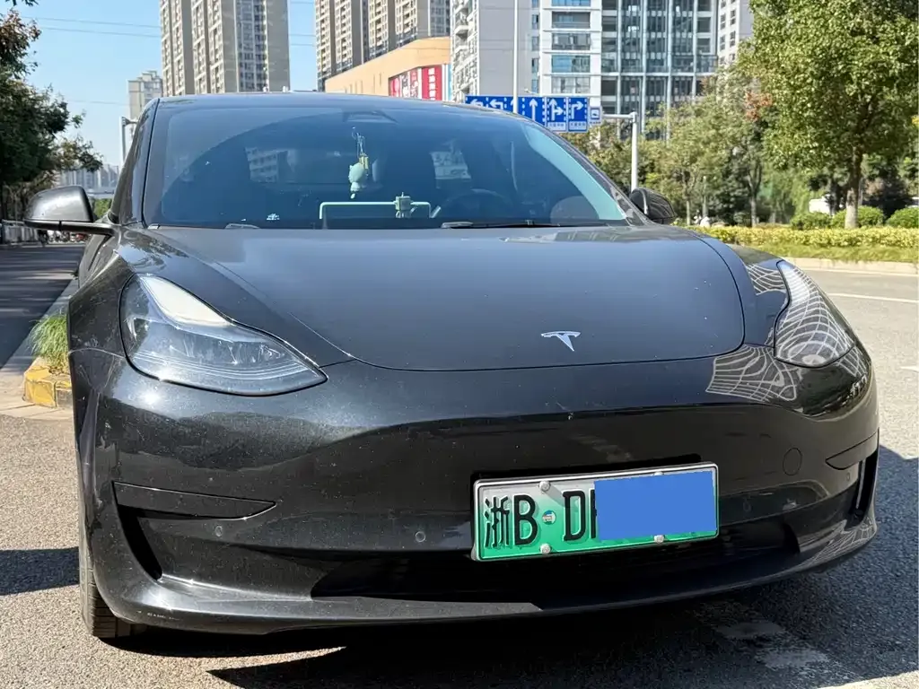Tesla Model 3 — фото 3