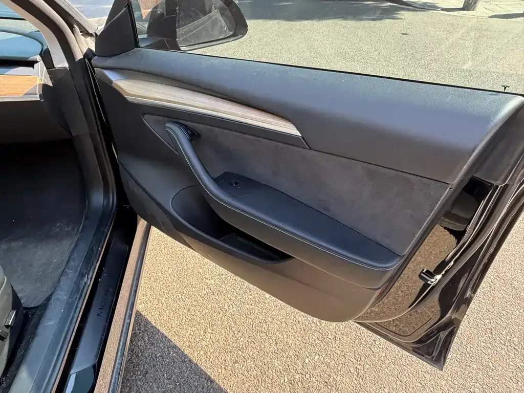 Tesla Model 3 — фото 6