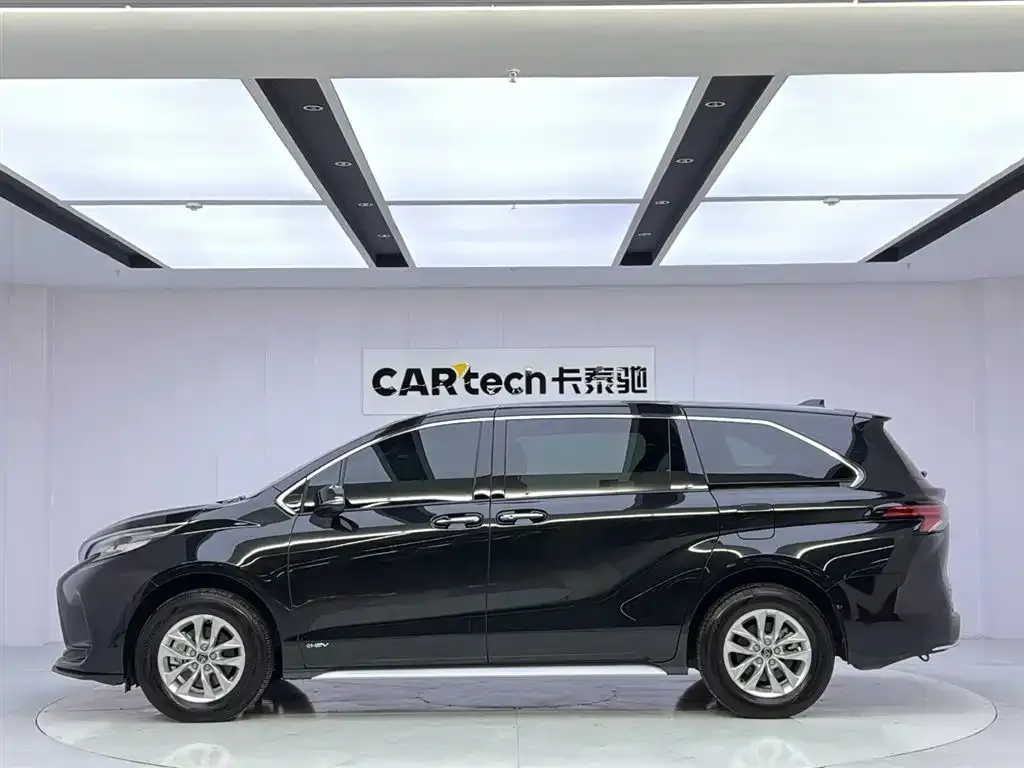 Toyota Granvia — фото 2