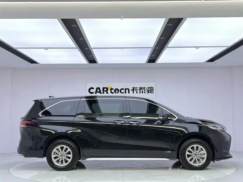 Toyota Granvia — фото 6