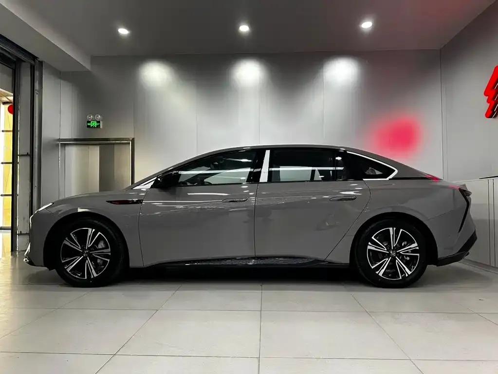 Hongqi EH7 — фото 3