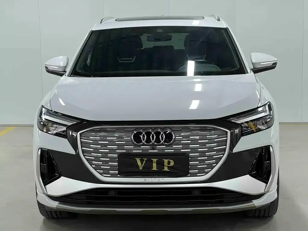 Audi Q4 e-tron — фото 2