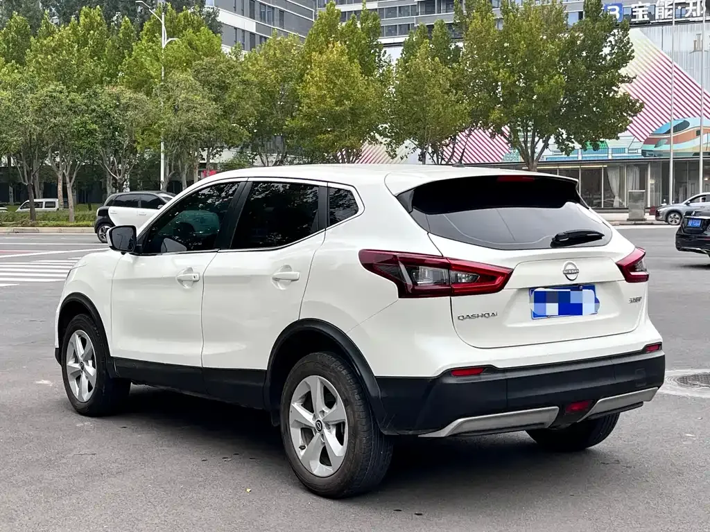 Nissan Qashqai — фото 4