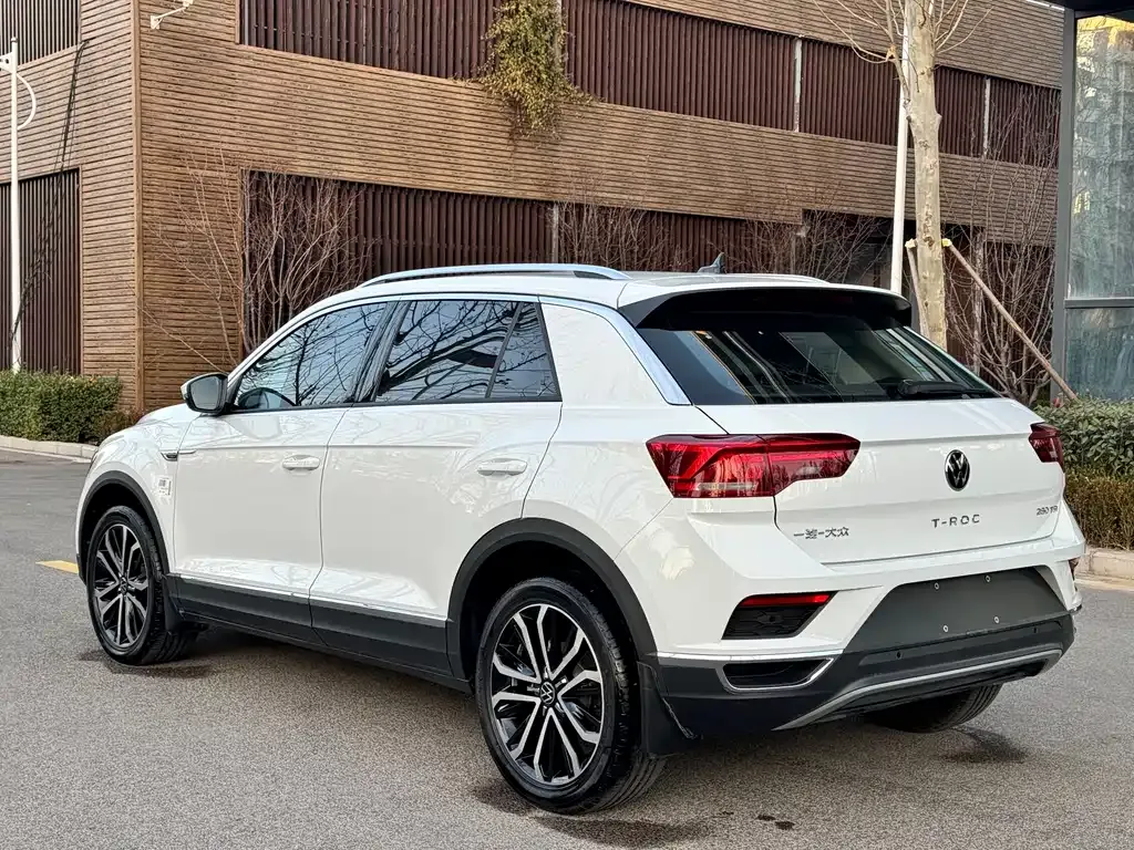Volkswagen T-Roc — фото 4