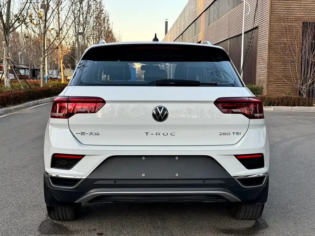 Volkswagen T-Roc — фото 5