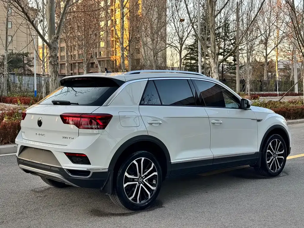 Volkswagen T-Roc — фото 6