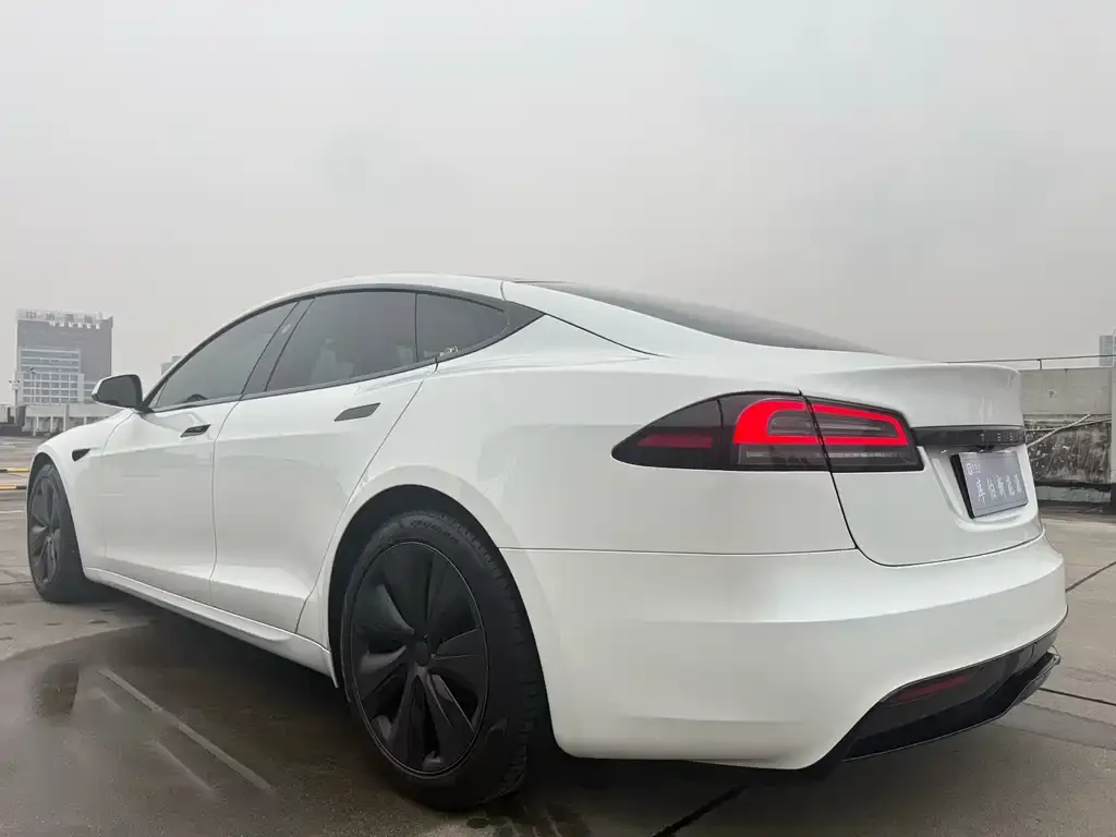 Tesla Model S — фото 7