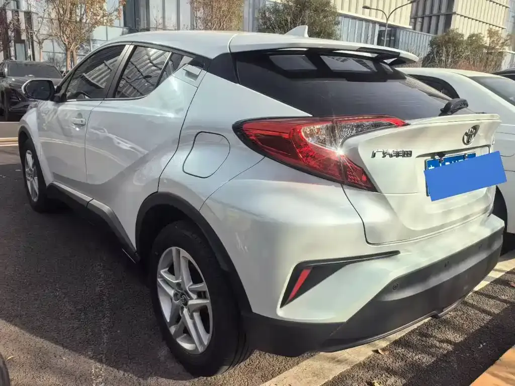 Toyota C-HR — фото 3