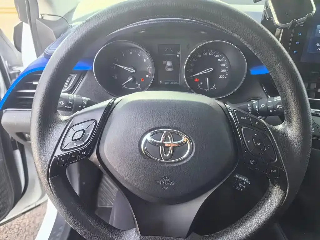 Toyota C-HR — фото 6