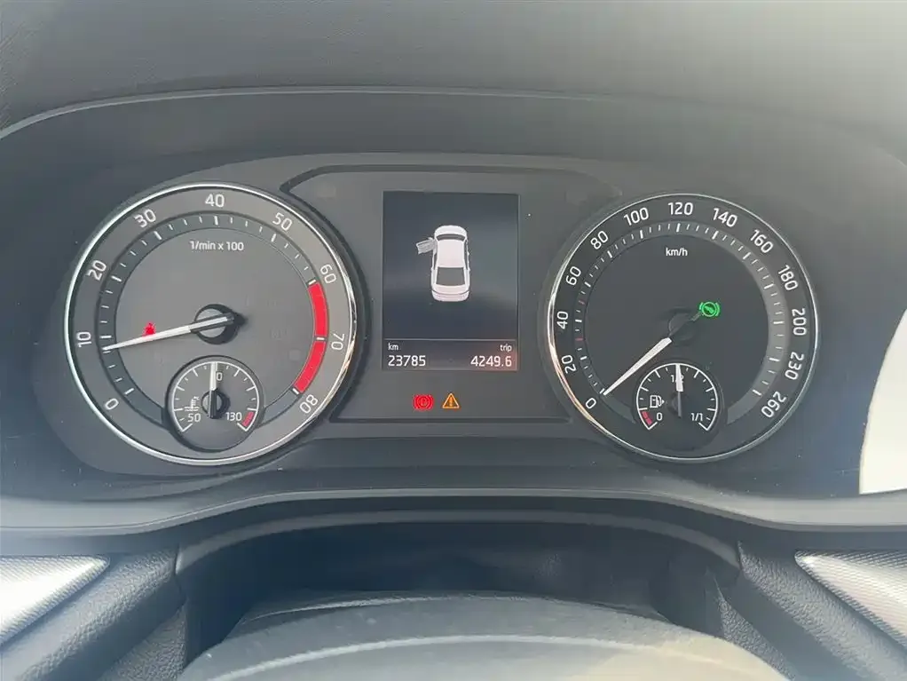 Skoda Octavia — фото 8