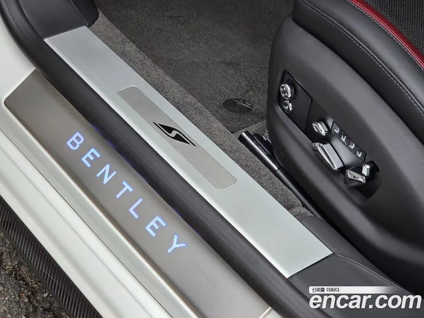 Bentley Flying Spur — фото 10