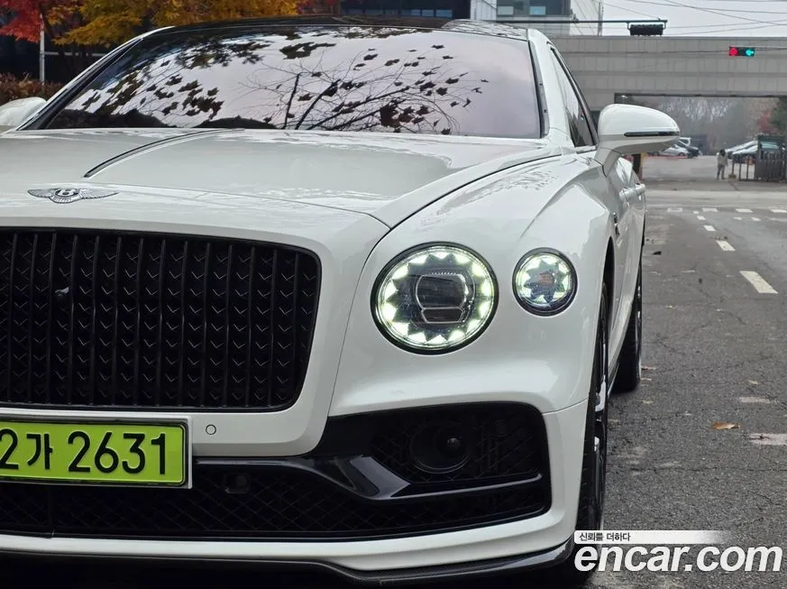 Bentley Flying Spur — фото 3