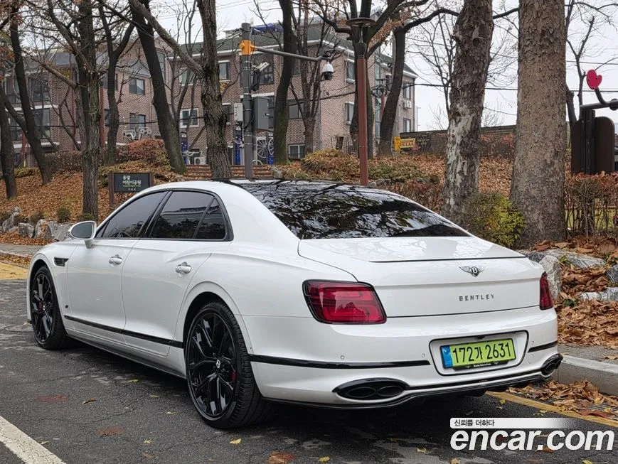 Bentley Flying Spur — фото 6