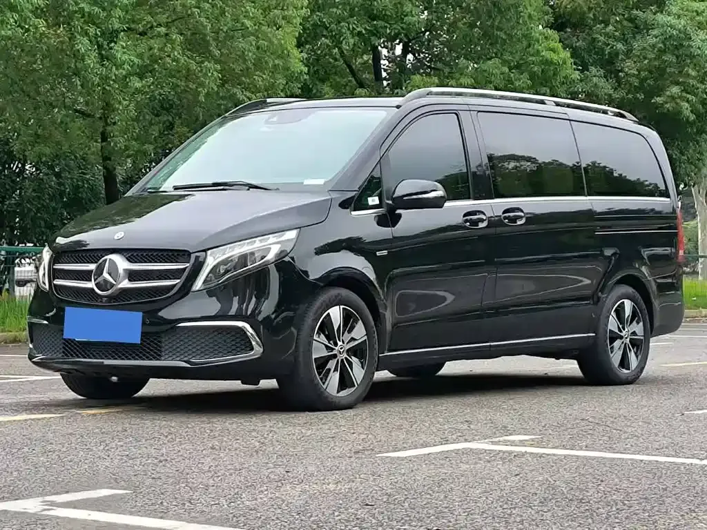 Mercedes-Benz V-Class — фото 1
