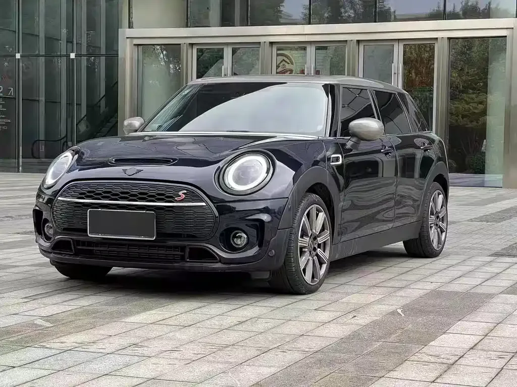 MINI Clubman — фото 1