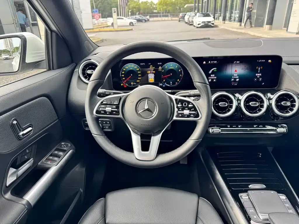 Mercedes-Benz GLA — фото 10