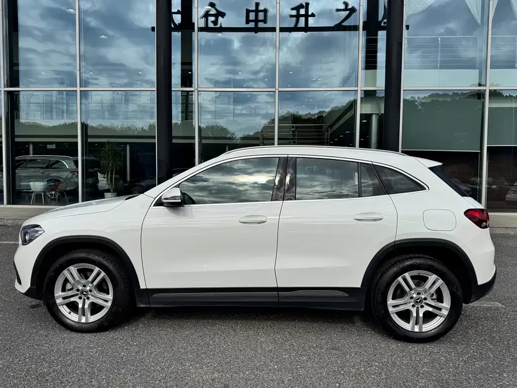 Mercedes-Benz GLA — фото 7