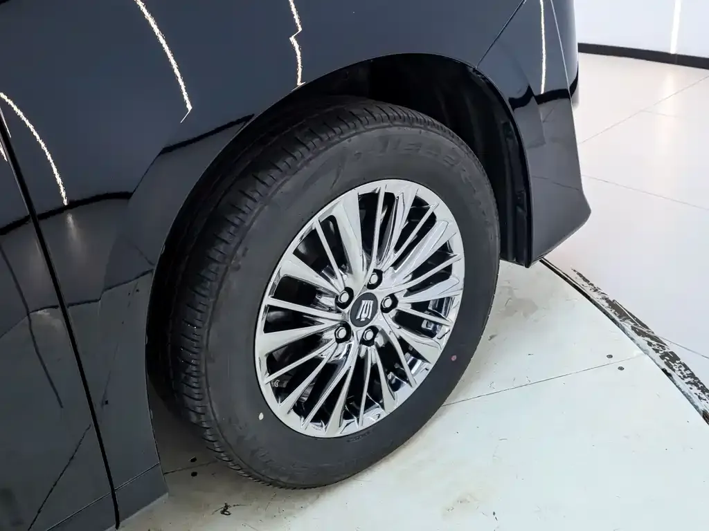 Toyota Vellfire — фото 10