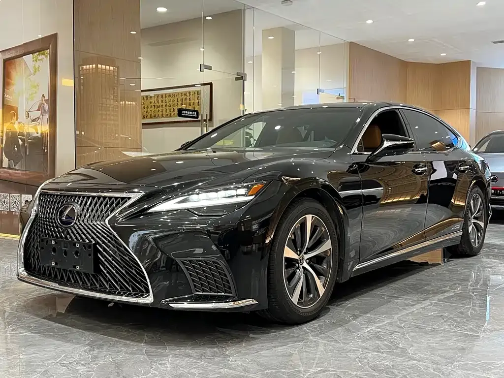 Lexus LS — фото 1