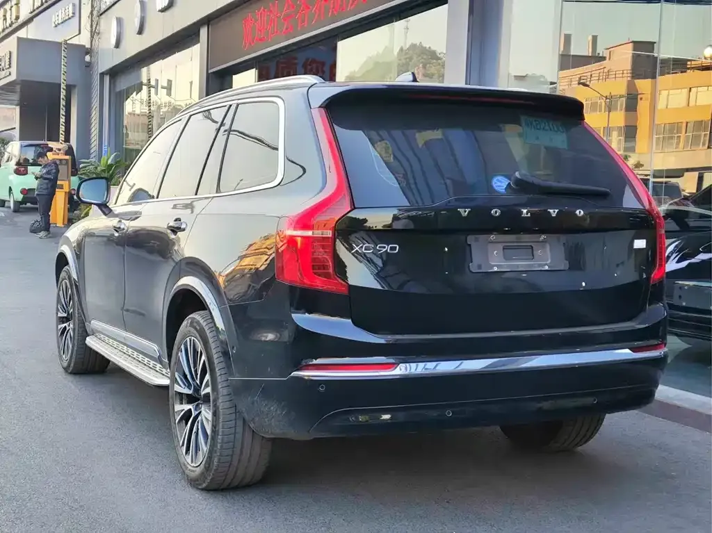 Volvo XC90 PHEV — фото 8