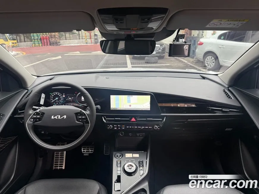 Kia Niro — фото 10