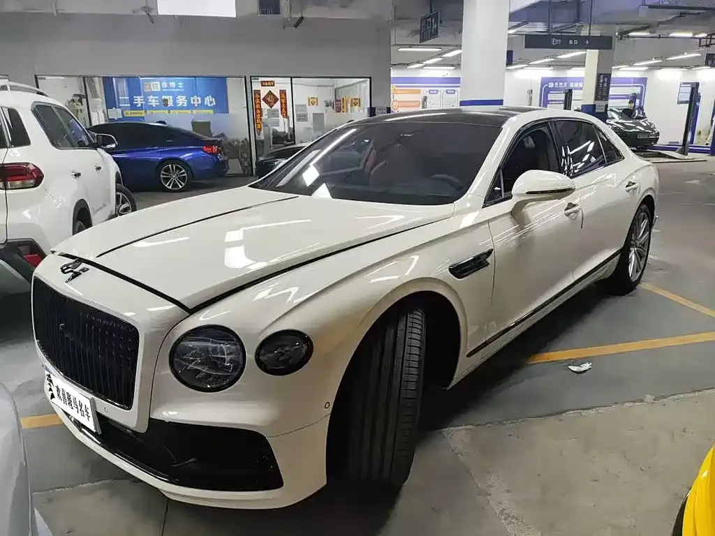 Bentley Flying Spur — фото 2