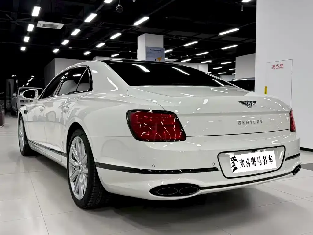 Bentley Flying Spur — фото 5