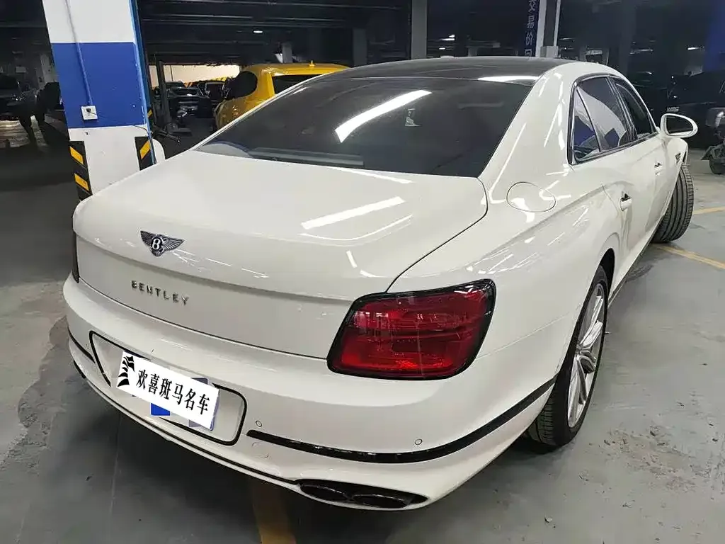 Bentley Flying Spur — фото 6