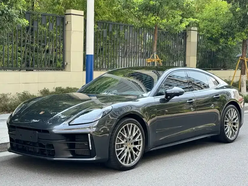 Porsche Panamera — фото 1