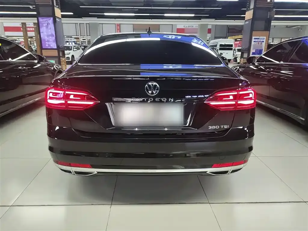Volkswagen Phideon — фото 6