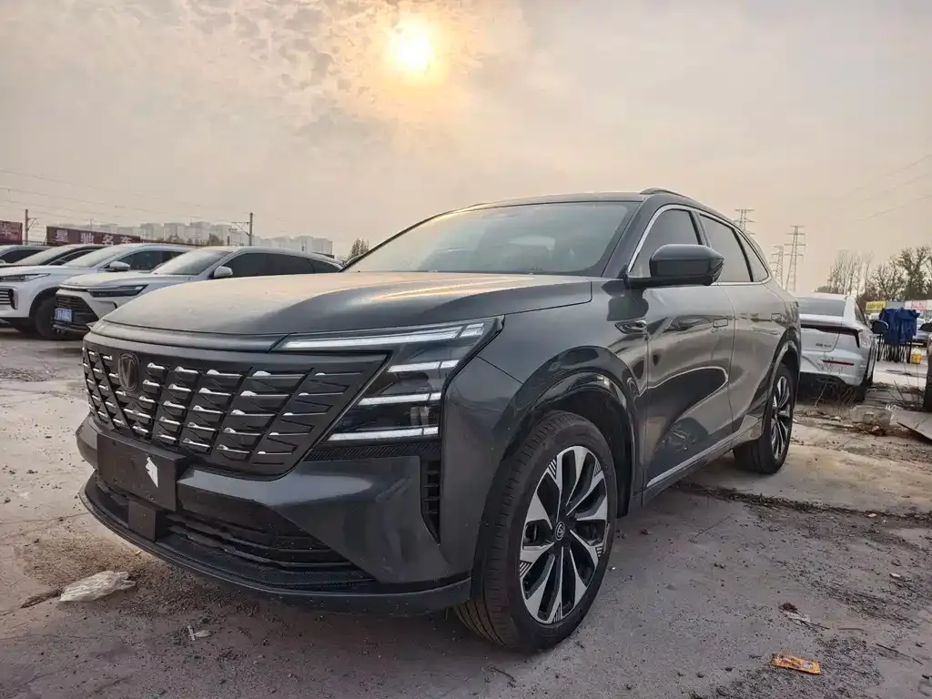 Changan CS75PLUS — фото 1