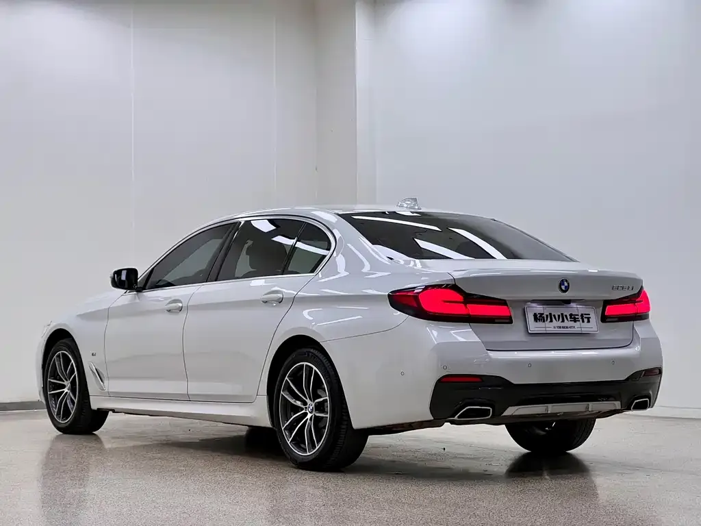 BMW 5 Series — фото 5