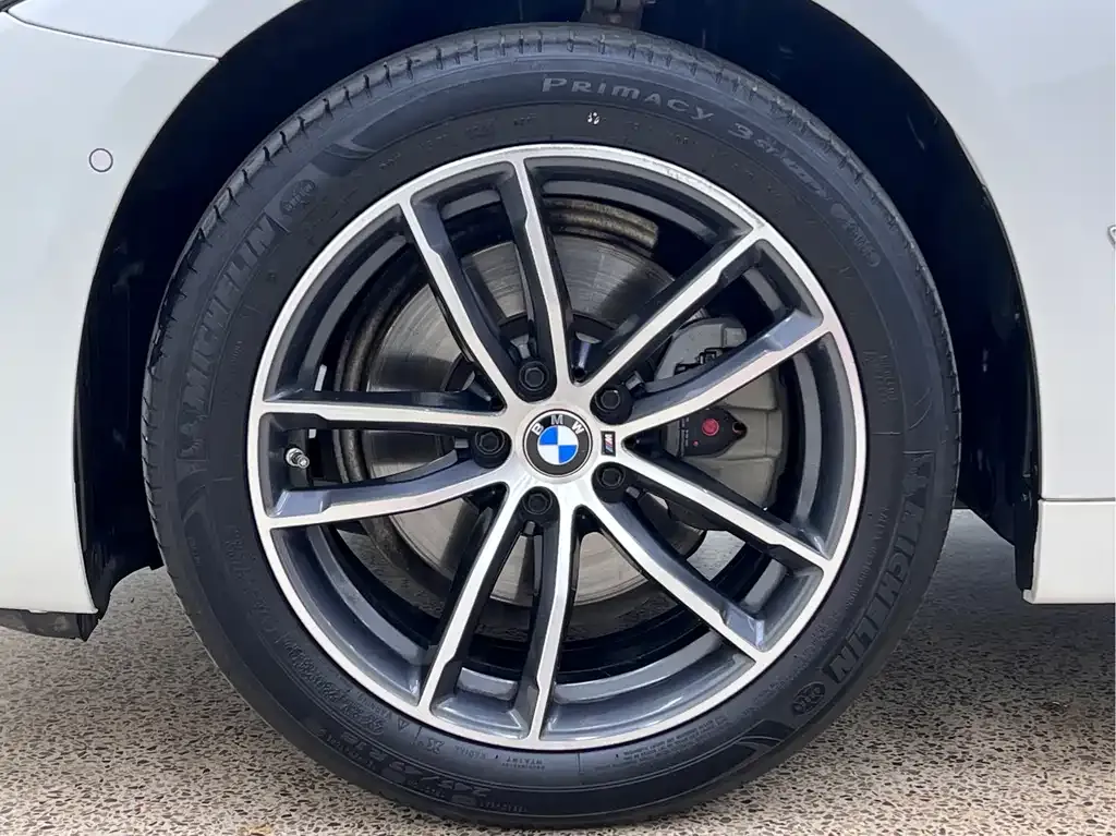 BMW 5 Series — фото 9