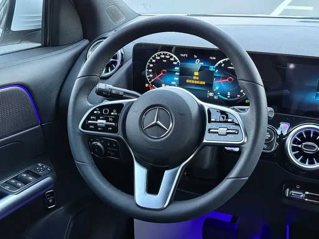 Mercedes-Benz GLA — фото 8