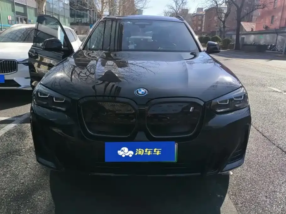 BMW iX3 — фото 2