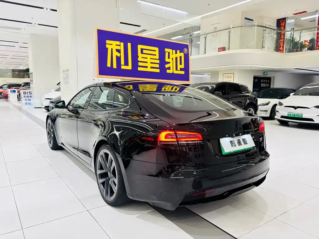 Tesla Model S — фото 4