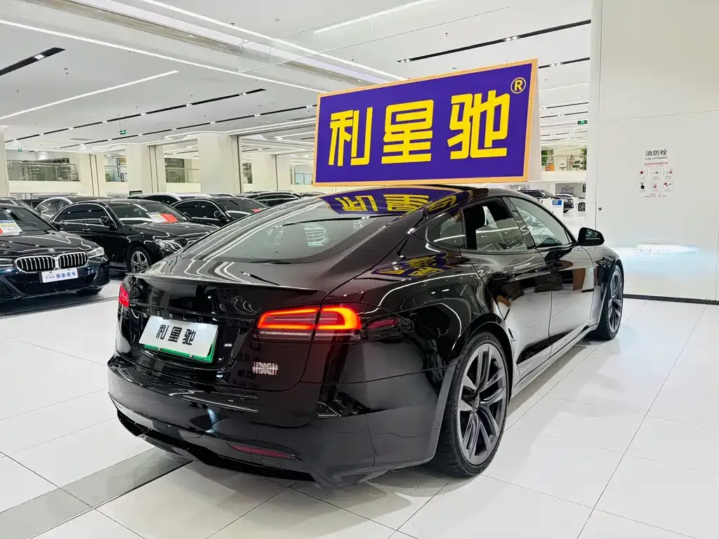 Tesla Model S — фото 5