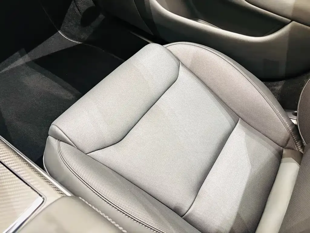 Tesla Model S — фото 8