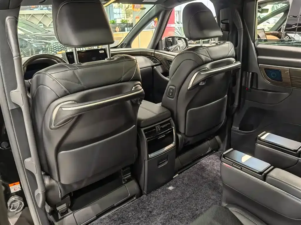 Toyota Vellfire — фото 9