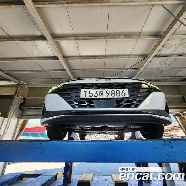 Hyundai AVANTE — фото 1