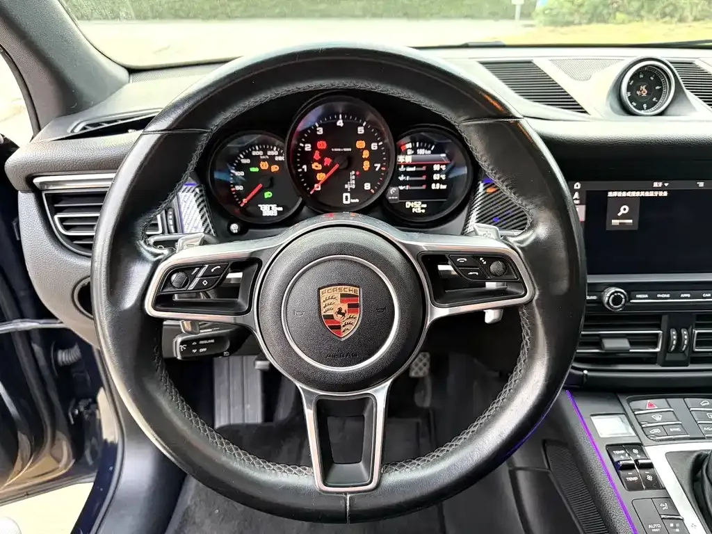 Porsche Macan — фото 5