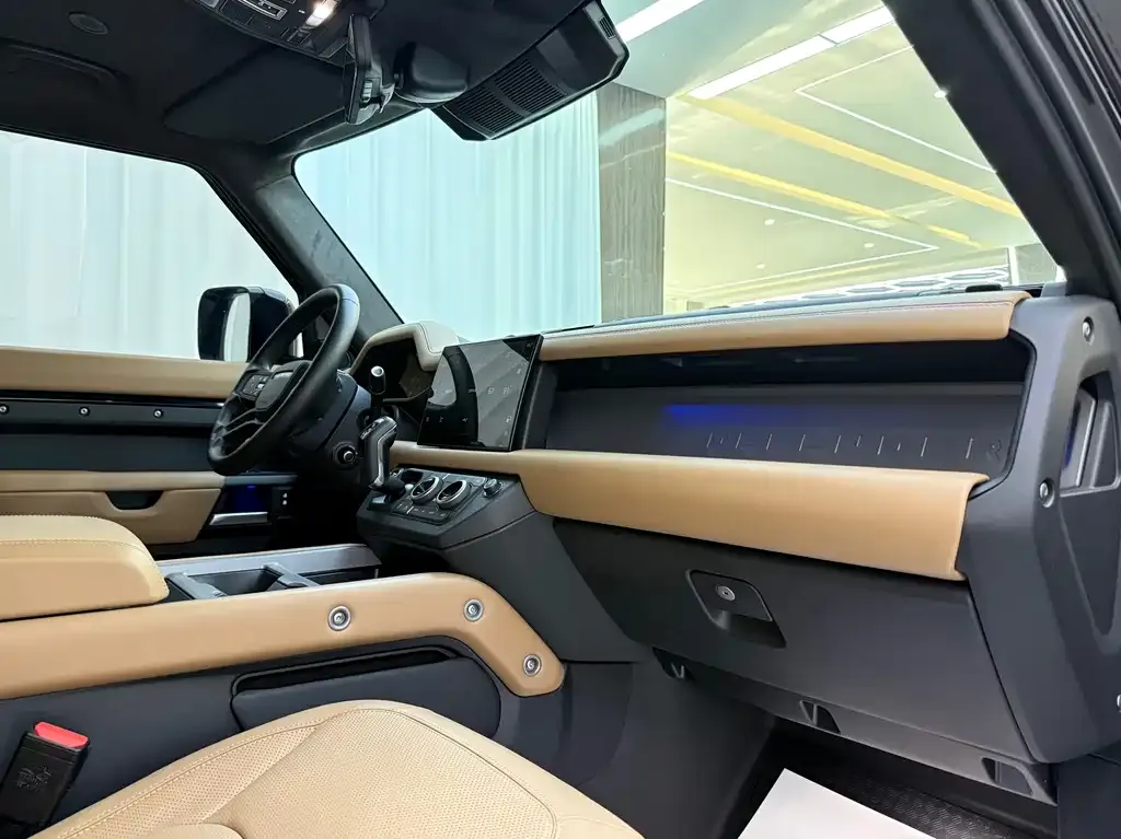 Land Rover Defender — фото 10