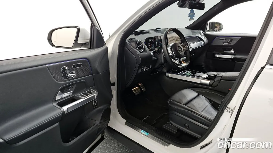Mercedes-Benz EQB — фото 10