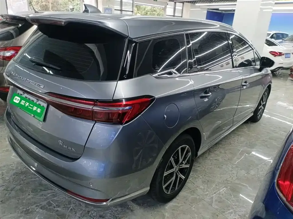BYD MAX New Energy — фото 7