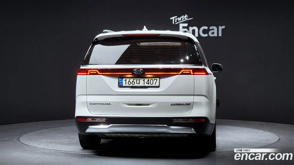 Kia Carnival — фото 4