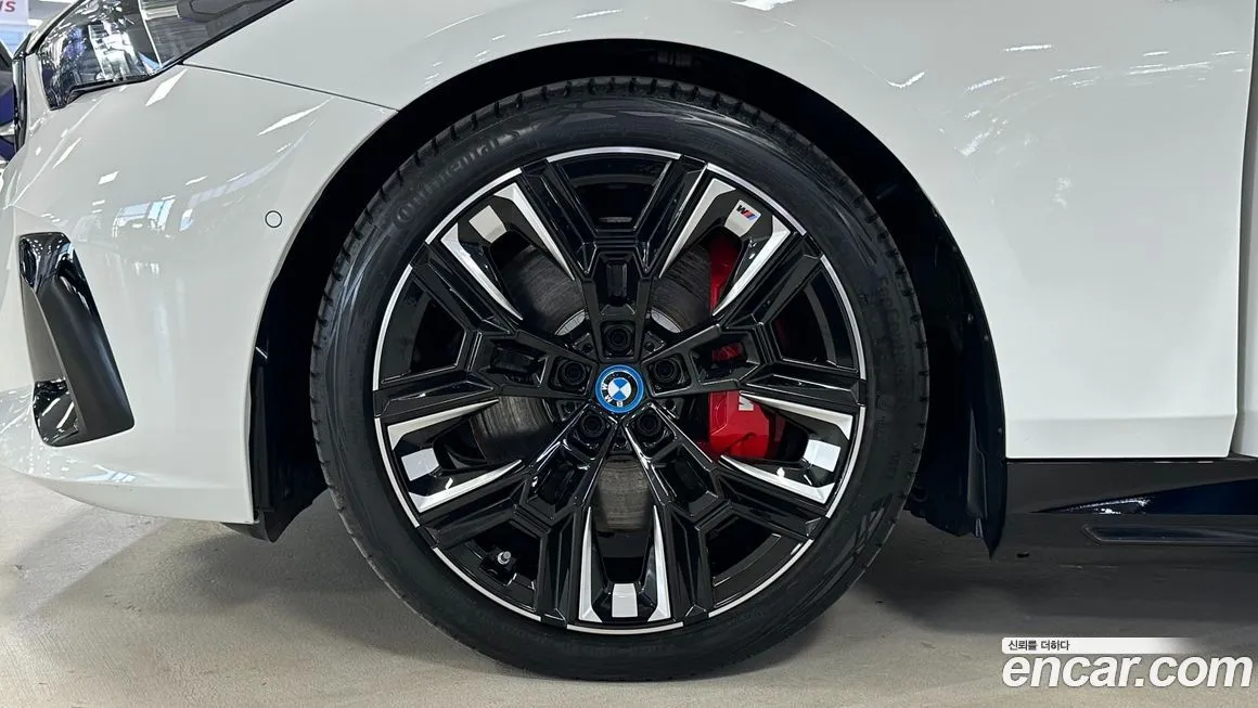 BMW i5 — фото 5