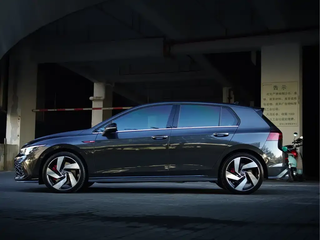 Volkswagen Golf GTI — фото 6