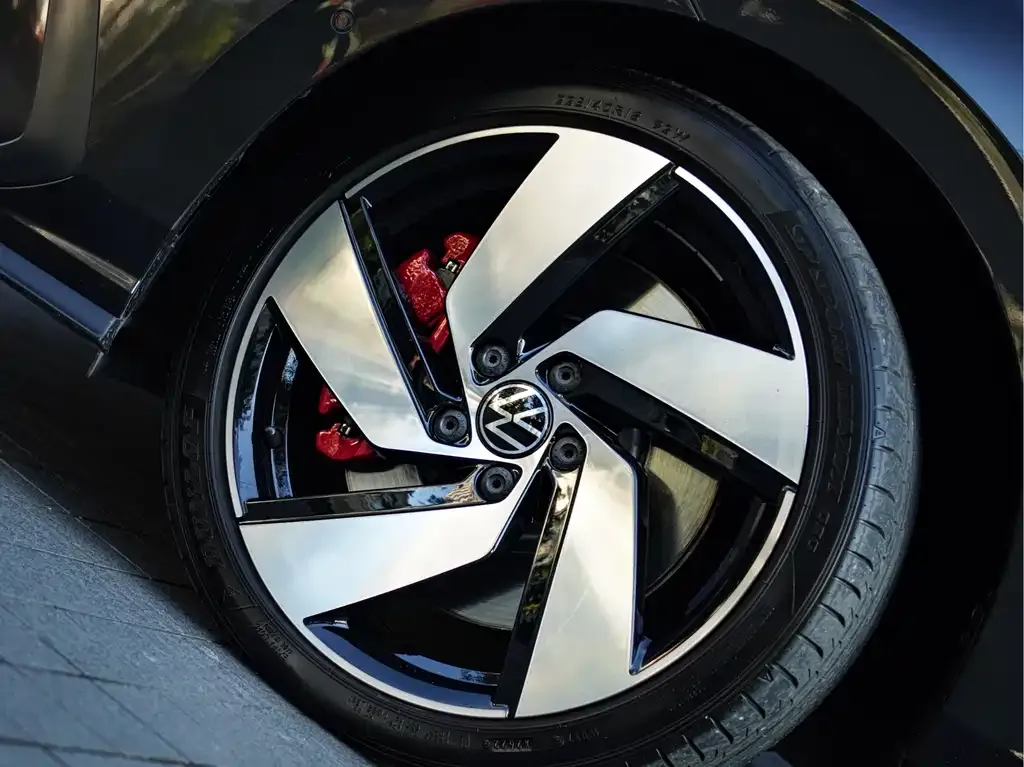 Volkswagen Golf GTI — фото 7