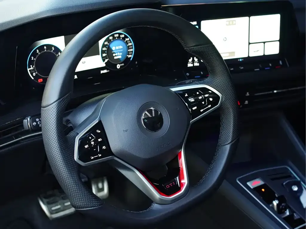 Volkswagen Golf GTI — фото 8