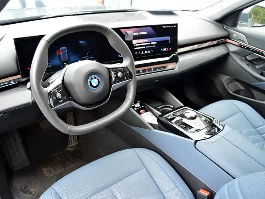 BMW i5 — фото 9
